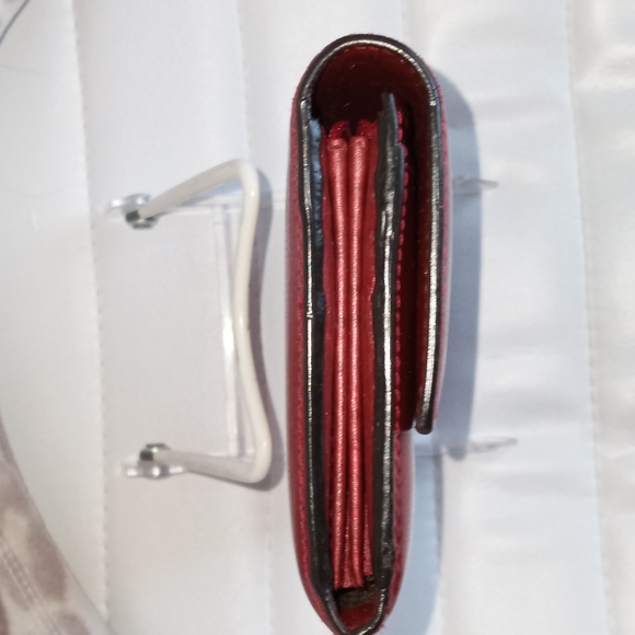 EUC GUCCI  INERLOCKING HEART GG LOGO RED LEATHER LARGE BI-FOLD WALLET - Picture 4 of 14